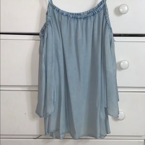 Off the shoulder tee